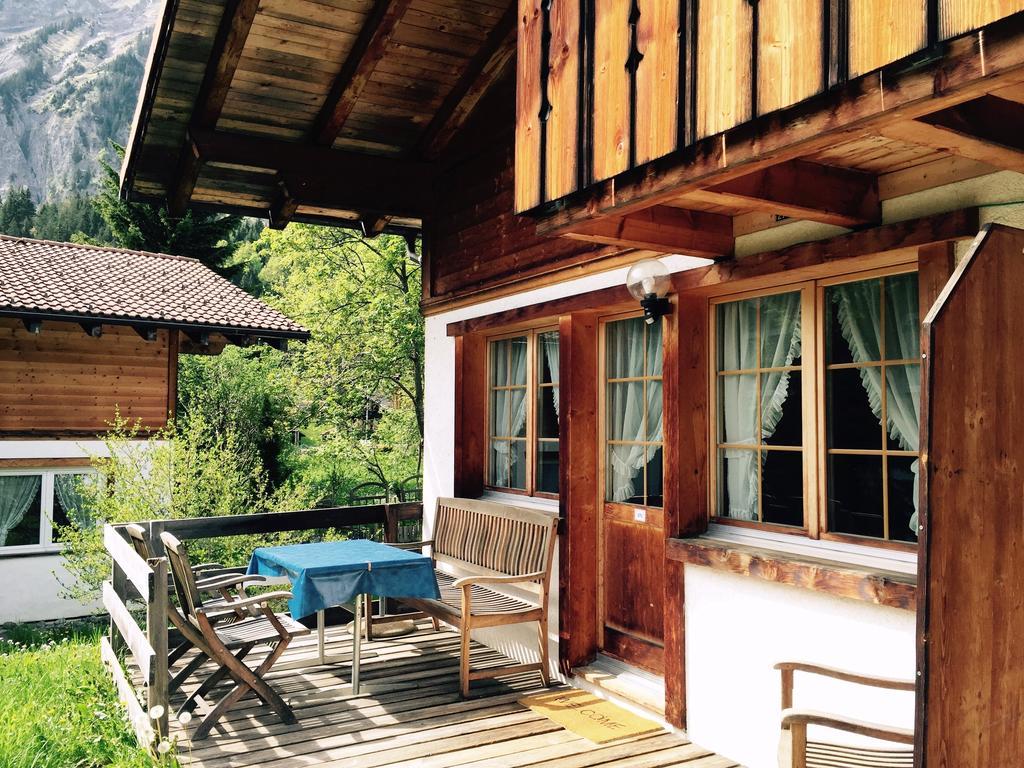 Alpen Chalet كاندرستغ الغرفة الصورة