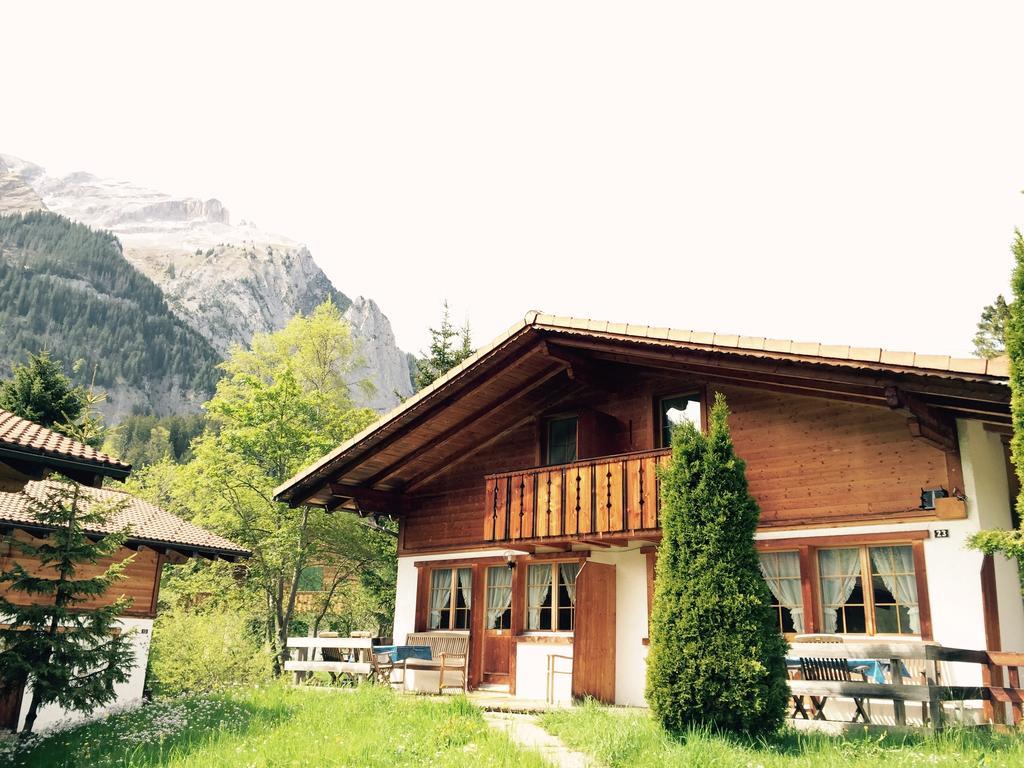Alpen Chalet كاندرستغ الغرفة الصورة