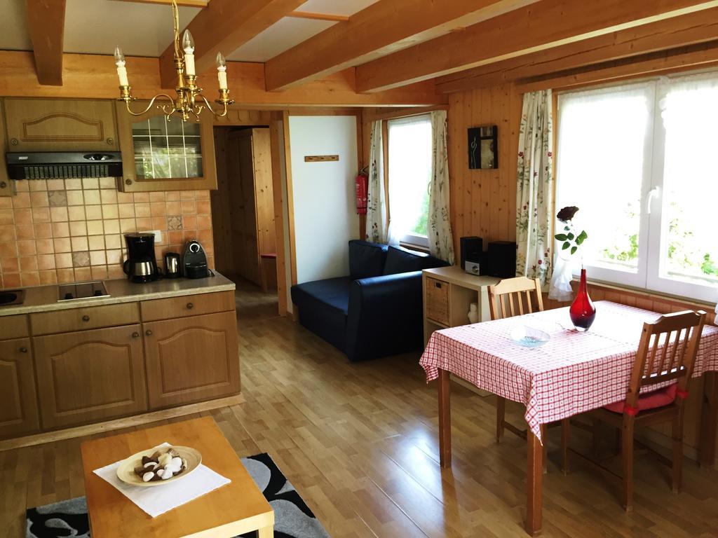 Alpen Chalet كاندرستغ الغرفة الصورة