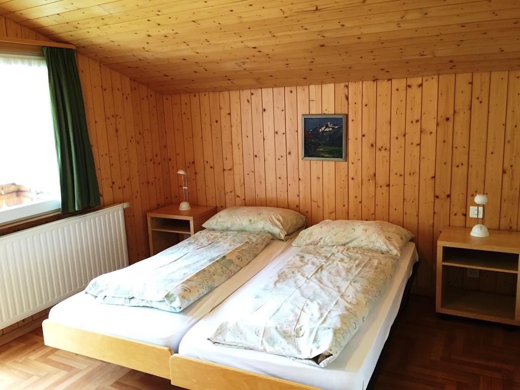 Alpen Chalet كاندرستغ الغرفة الصورة